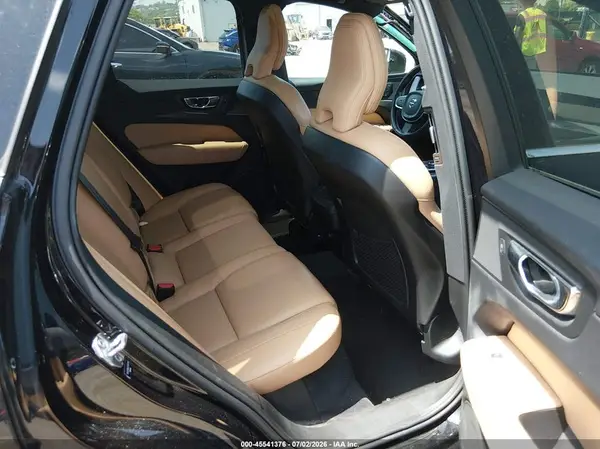 YV4A22RK3K1343748 2019 VOLVO XC60 - Image 8