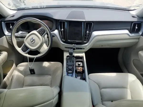 YV4A22RK3L1494087 2020 VOLVO XC60 - Image 8
