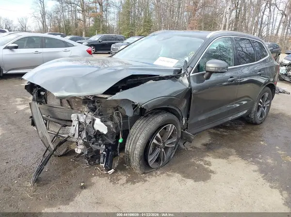 YV4A22RK4J1001871 2018 VOLVO XC60 - Image 2