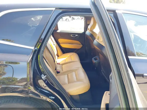 YV4A22RK4K1371509 2019 VOLVO XC60 - Image 8