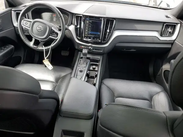 YV4A22RK5J1018243 2018 VOLVO XC60 - Image 8