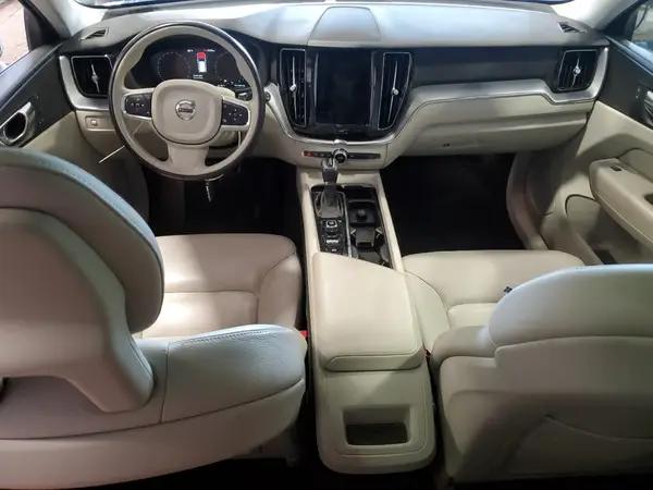 YV4A22RK6J1018218 2018 VOLVO XC60 - Image 8