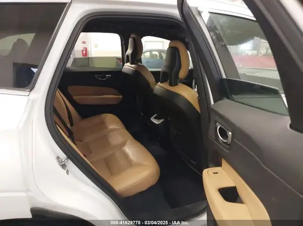 YV4A22RK6J1026996 2018 VOLVO XC60 - Image 8