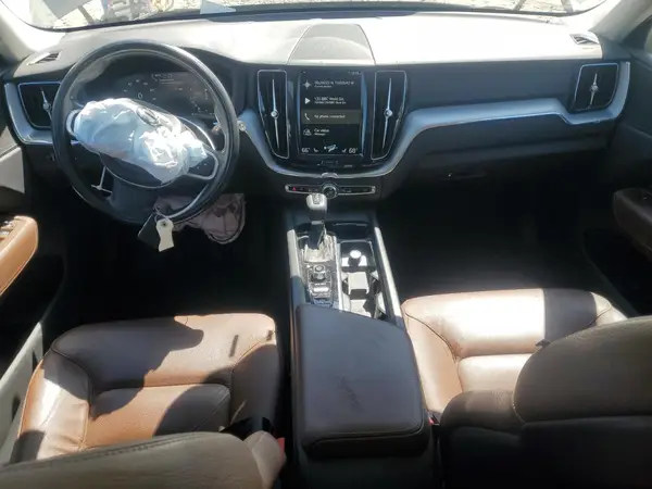 YV4A22RK6J1032202 2018 VOLVO XC60 - Image 8