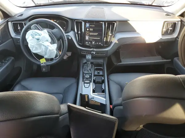 YV4A22RK6K1365341 2019 VOLVO XC60 - Image 8