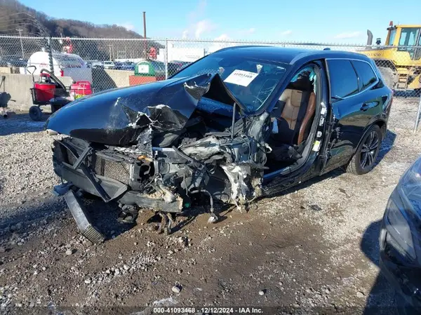 YV4A22RK7K1370385 2019 VOLVO XC60 - Image 2