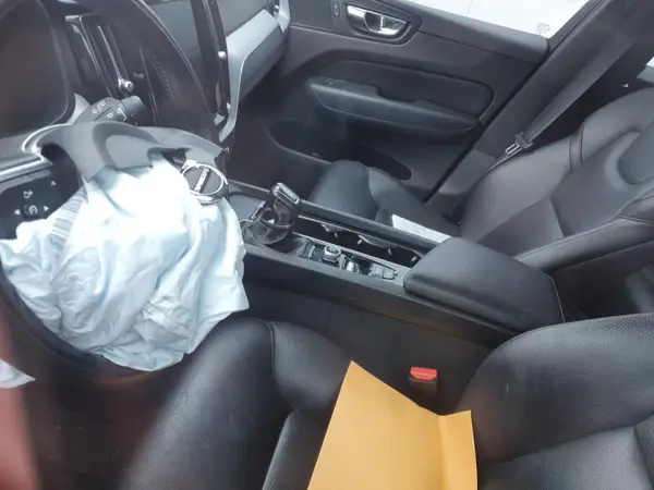 YV4A22RK8J1049700 2018 VOLVO XC60 - Image 8