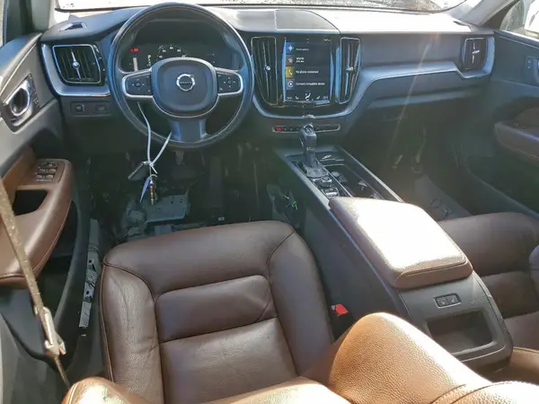 YV4A22RK8K1347035 2019 VOLVO XC60 - Image 8