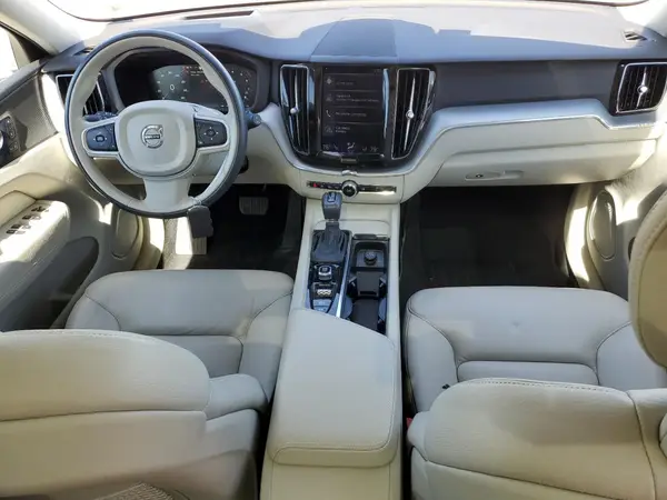 YV4A22RK9J1012784 2018 VOLVO XC60 - Image 8