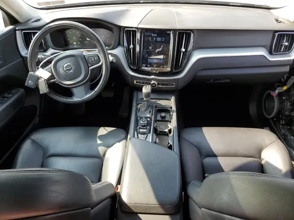 YV4A22RK9J1091048 2018 VOLVO XC60 - Image 8