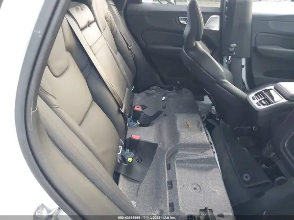 YV4A22RL0K1342162 2019 VOLVO XC60 - Image 8