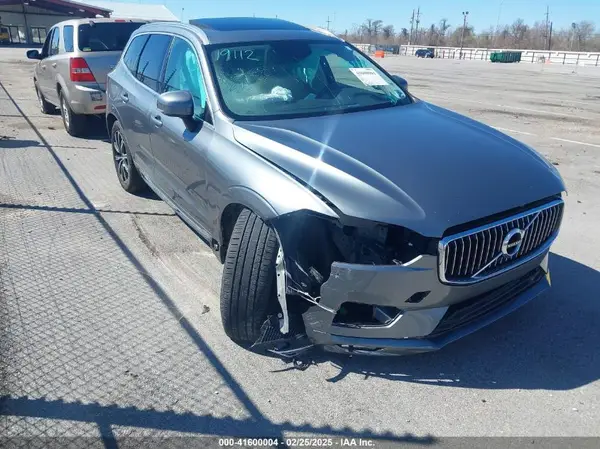 YV4A22RL0K1377946 2019 VOLVO XC60 - Image 1