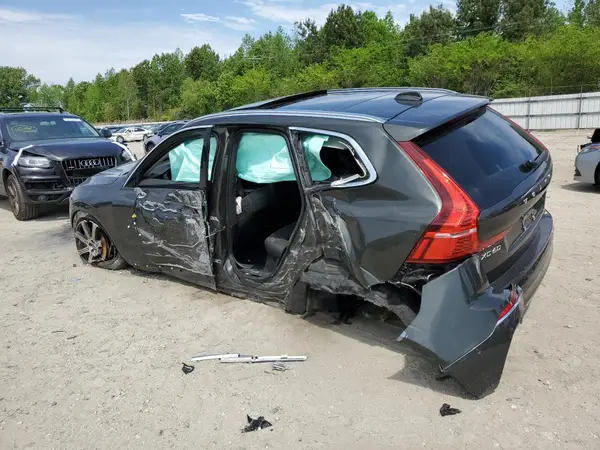YV4A22RL0K1378806 2019 VOLVO XC60 - Image 2