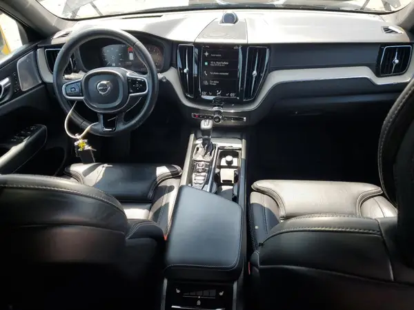 YV4A22RL0L1499725 2020 VOLVO XC60 - Image 8