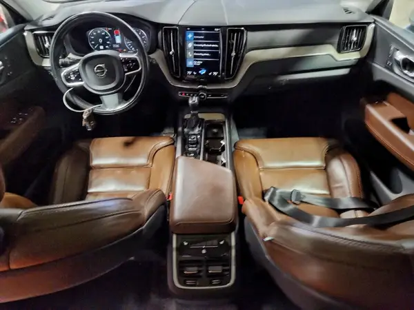 YV4A22RL1J1001285 2018 VOLVO XC60 - Image 8