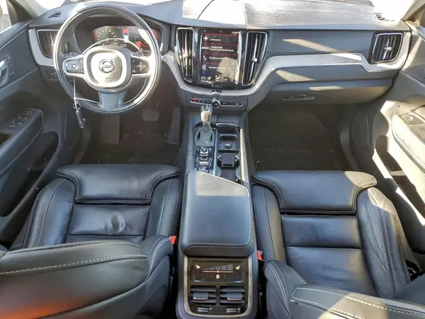 YV4A22RL1K1276320 2019 VOLVO XC60 - Image 8