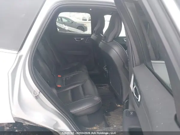 YV4A22RL1K1346589 2019 VOLVO XC60 - Image 8