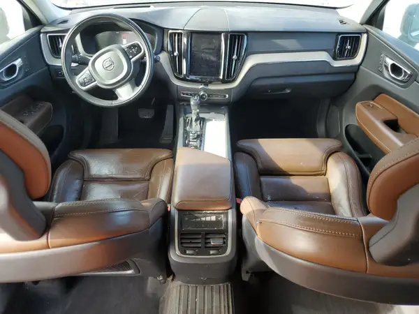 YV4A22RL2J1017446 2018 VOLVO XC60 - Image 8
