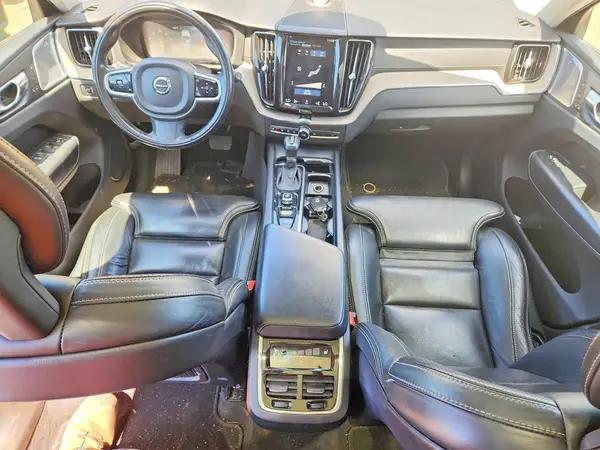 YV4A22RL2J1079722 2018 VOLVO XC60 - Image 8