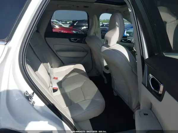YV4A22RL2K1344687 2019 VOLVO XC60 - Image 8