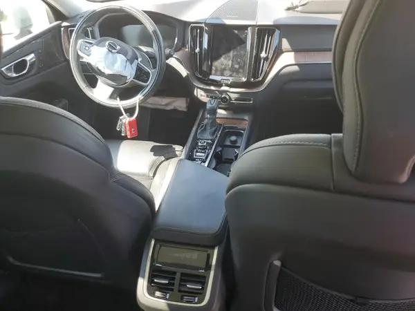 YV4A22RL2L1579575 2020 VOLVO XC60 - Image 8