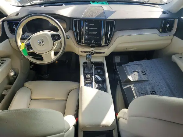 YV4A22RL3K1377987 2019 VOLVO XC60 - Image 8