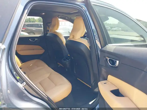 YV4A22RL3L1531177 2020 VOLVO XC60 - Image 8