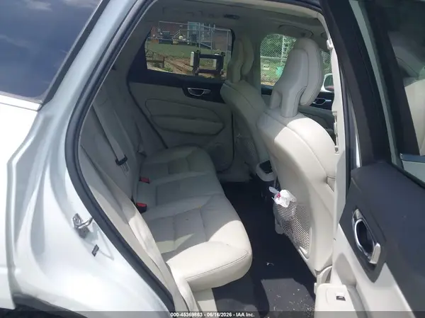 YV4A22RL4J1049086 2018 VOLVO XC60 - Image 8