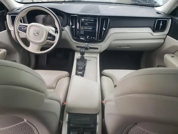 YV4A22RL4K1387282 2019 VOLVO XC60 - Image 8