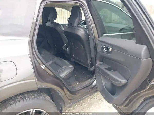 YV4A22RL4M1768519 2021 VOLVO XC60 - Image 8