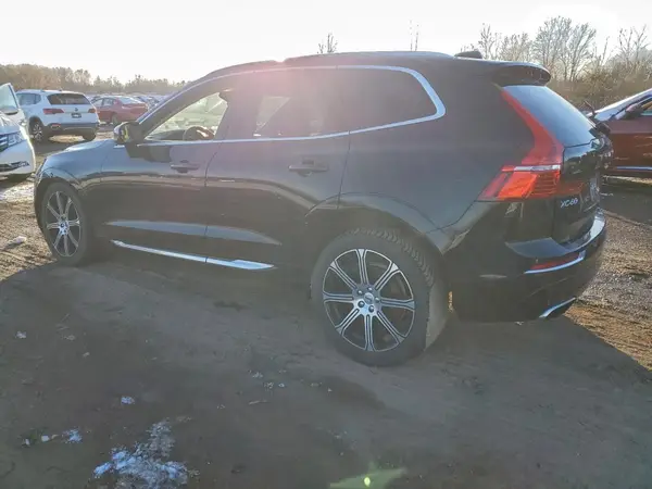 YV4A22RL5J1052126 2018 VOLVO XC60 - Image 2