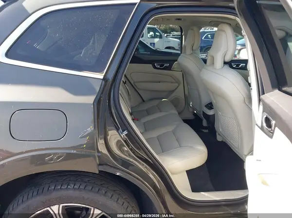 YV4A22RL6J1001752 2018 VOLVO XC60 - Image 8