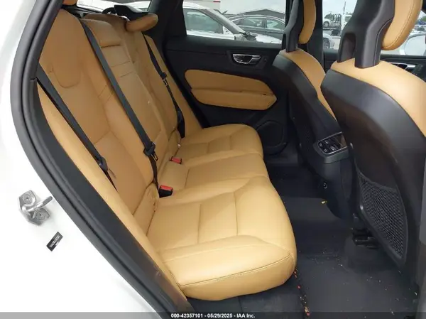 YV4A22RL6J1023802 2018 VOLVO XC60 - Image 8