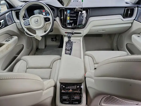 YV4A22RL7J1022352 2018 VOLVO XC60 - Image 8