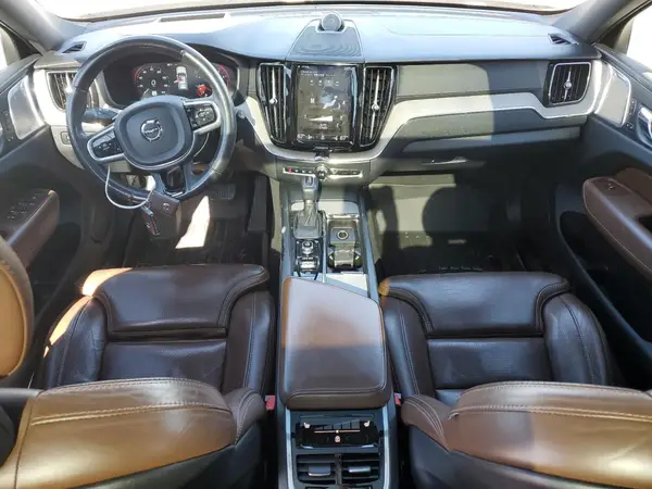 YV4A22RL7J1025770 2018 VOLVO XC60 - Image 8