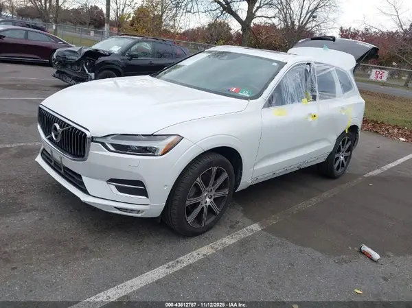 YV4A22RL7J1036736 2018 VOLVO XC60 - Image 2