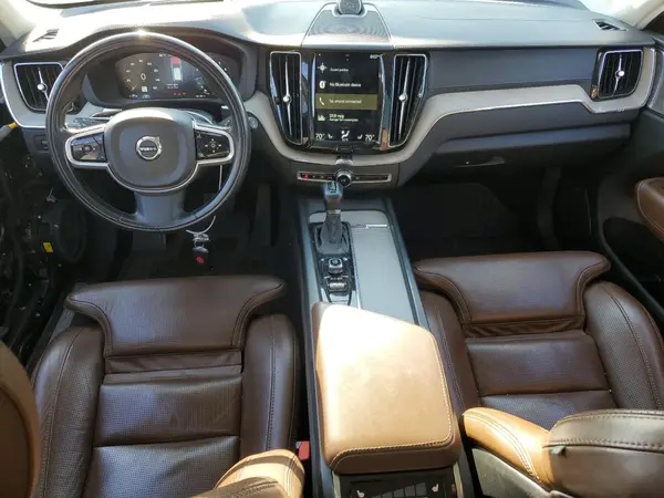 YV4A22RL8J1028662 2018 VOLVO XC60 - Image 8