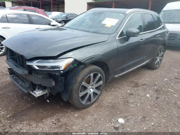 YV4A22RL8J1040035 2018 VOLVO XC60 - Image 2