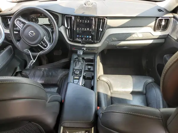 YV4A22RL9J1028086 2018 VOLVO XC60 - Image 8