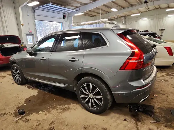 YV4A22RL9L1586975 2020 VOLVO XC60 - Image 2