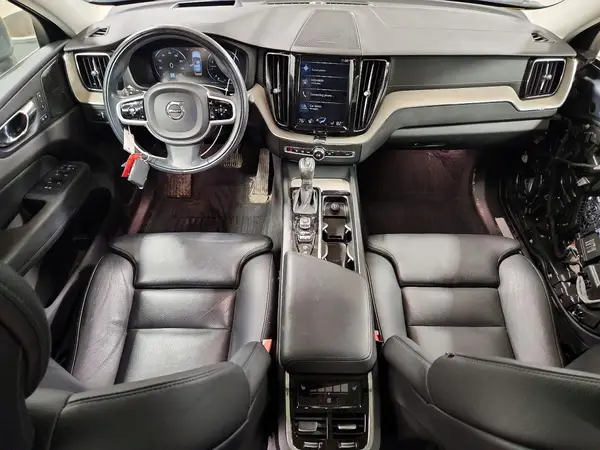 YV4A22RL9L1586975 2020 VOLVO XC60 - Image 8