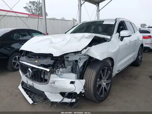 YV4A22RL9L1590718 2020 VOLVO XC60 - Image 2