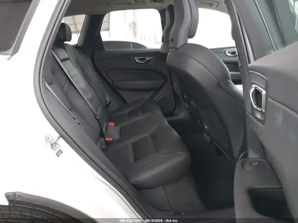 YV4A22RL9L1590718 2020 VOLVO XC60 - Image 8