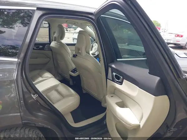 YV4A22RLXJ1050100 2018 VOLVO XC60 - Image 8