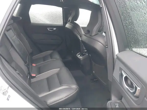 YV4A22RM0M1740080 2021 VOLVO XC60 - Image 8