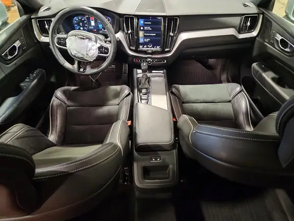 YV4A22RM3K1343539 2019 VOLVO XC60 - Image 8