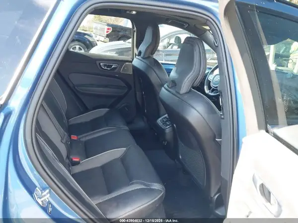 YV4A22RM6L1482632 2020 VOLVO XC60 - Image 8