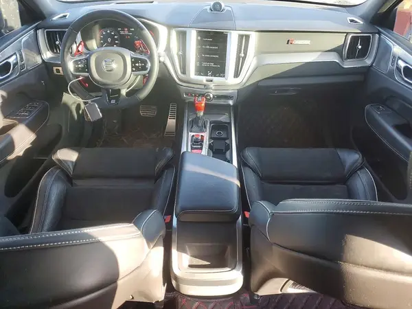 YV4A22RM7J1025826 2018 VOLVO XC60 - Image 8