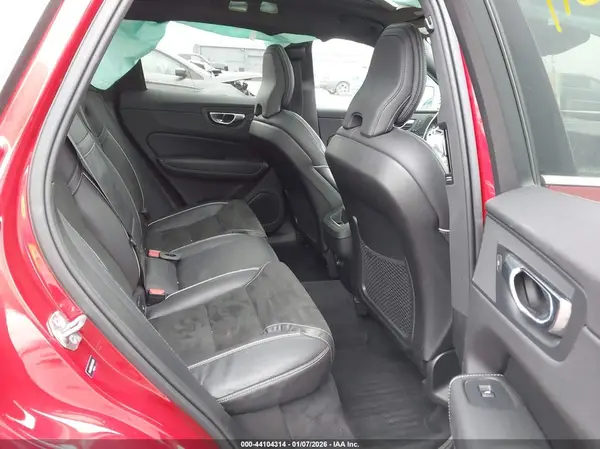 YV4A22RM7K1353183 2019 VOLVO XC60 - Image 8
