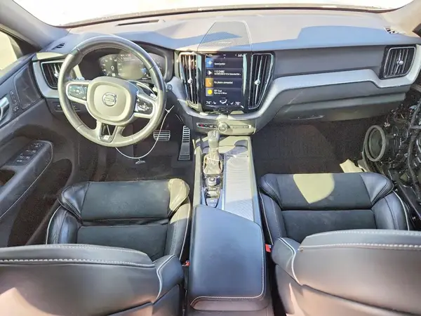 YV4A22RM9K1379963 2019 VOLVO XC60 - Image 8